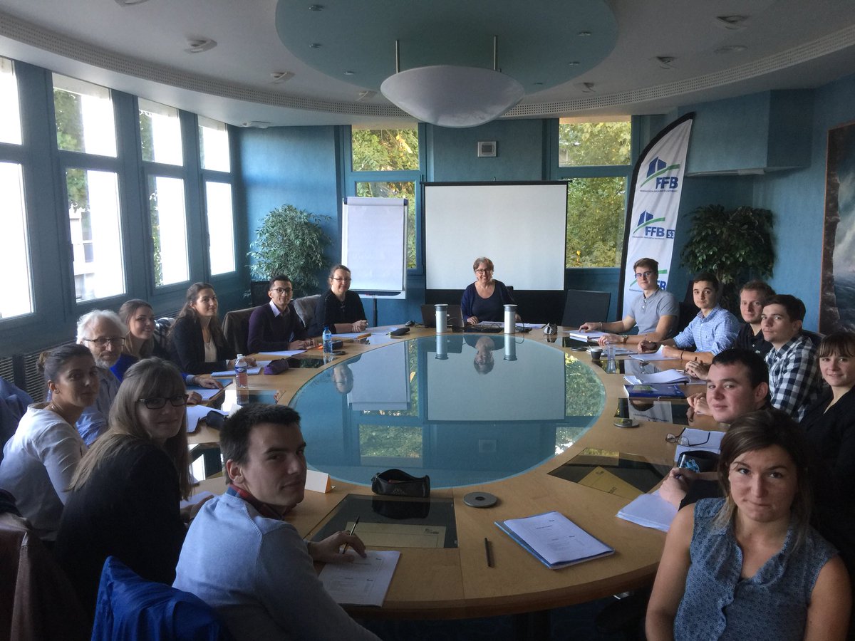 étudiants en LP chargé d'affaires à la FFB 53